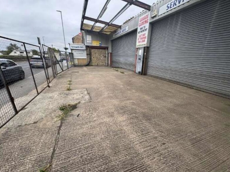 143 Wakefield Rd, Huddersfield à vendre - Photo de l’immeuble – Image 2 sur 2