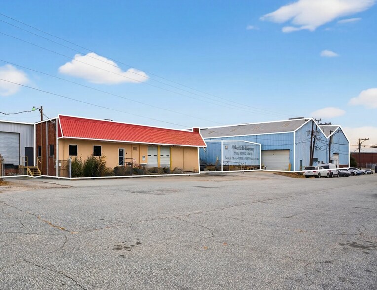 12 & 20 Crigler Street Greenville, SC portefeuille de 2 biens à vendre sur LoopNet.fr - Photo principale – Image 1 sur 7