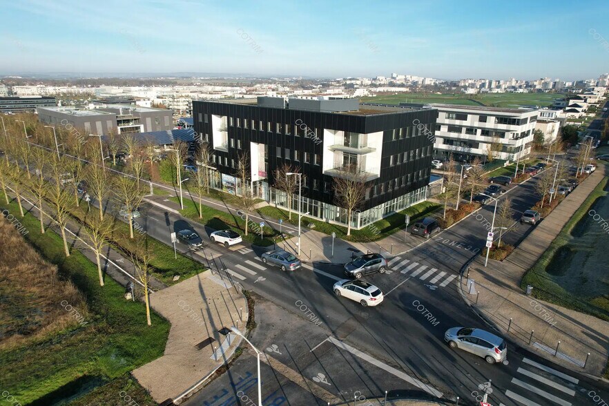 109 Avenue Jean Monnet, Bezannes à louer - Photo de l’immeuble – Image 1 sur 6