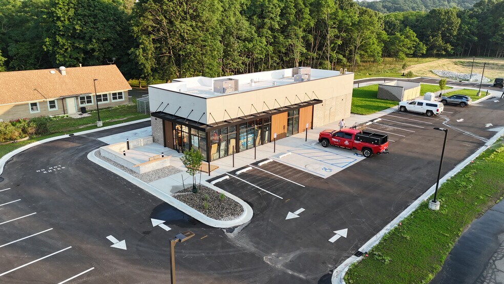 200 Parkdale Ave, Manistee, MI à vendre - Photo de l’immeuble – Image 2 sur 6