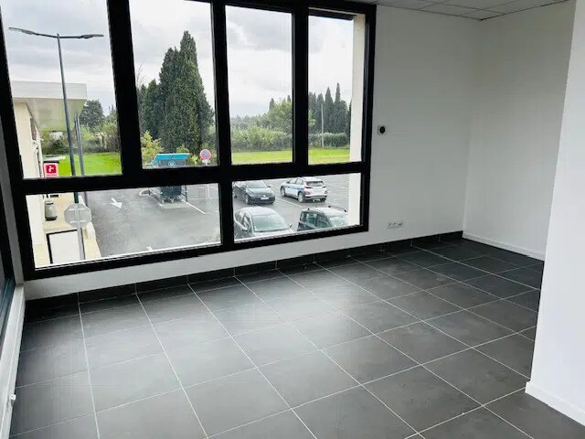 Bureau dans Maillane à louer - Photo de l’immeuble – Image 2 sur 9