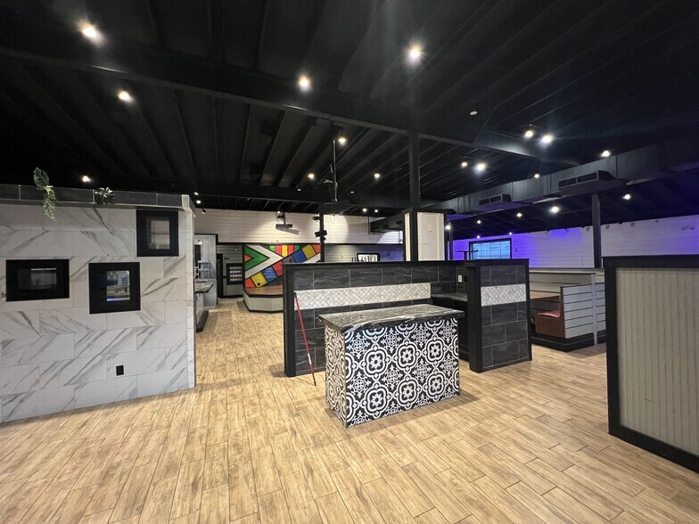 530 N 47th St, Rogers, AR à louer - Photo intérieure – Image 2 sur 10