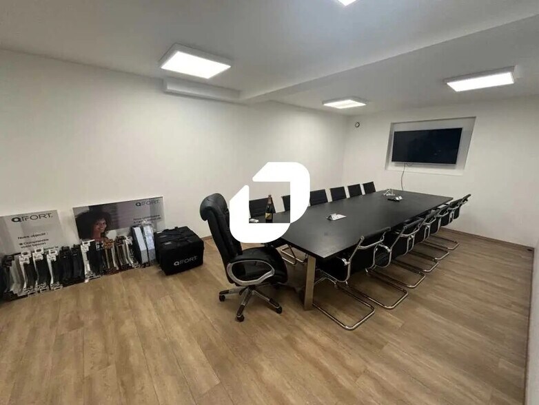 Local commercial dans Paris à louer - Photo de l’immeuble – Image 3 sur 8