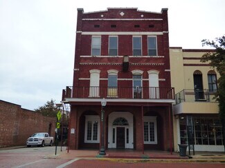 Plus de détails pour 330 E Main St, Nacogdoches, TX - Local d’activités à vendre