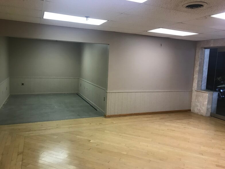 775 W Smith Rd, Medina, OH à louer - Photo intérieure – Image 2 sur 4