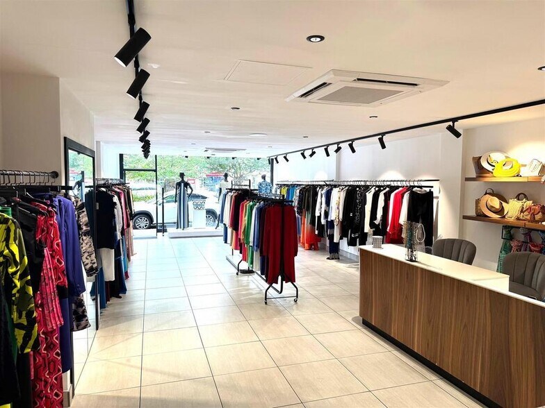 285 High Rd, Loughton à louer - Photo de l’immeuble – Image 3 sur 9