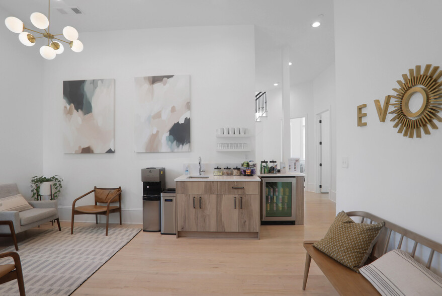 1074 Ponce De Leon Ave, Atlanta, GA à louer - Hall d’entrée – Image 2 sur 30