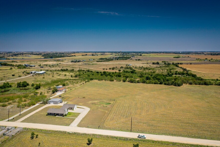 375 County Road 497, Taylor, TX à vendre - Photo de l’immeuble – Image 2 sur 4