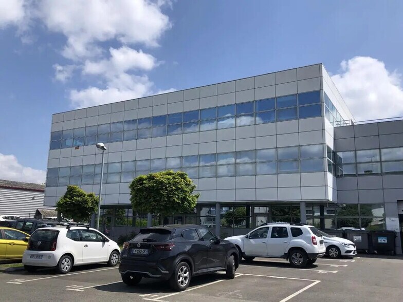 Bureau dans Rennes à vendre - Photo de l’immeuble – Image 1 sur 13