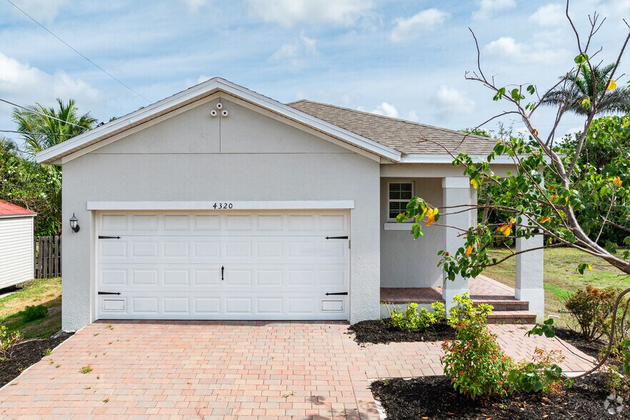 4320 Little Hickory Rd, Bonita Springs, FL à vendre - Photo de l’immeuble – Image 2 sur 17