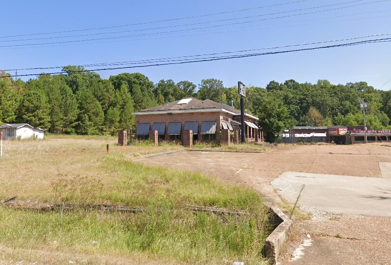 1660 Sunset Dr, Grenada, MS à vendre - Photo de l’immeuble – Image 1 sur 4
