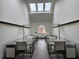 Plus de détails pour 2 Buckhurst Avenue, Sevenoaks - Bureau à louer