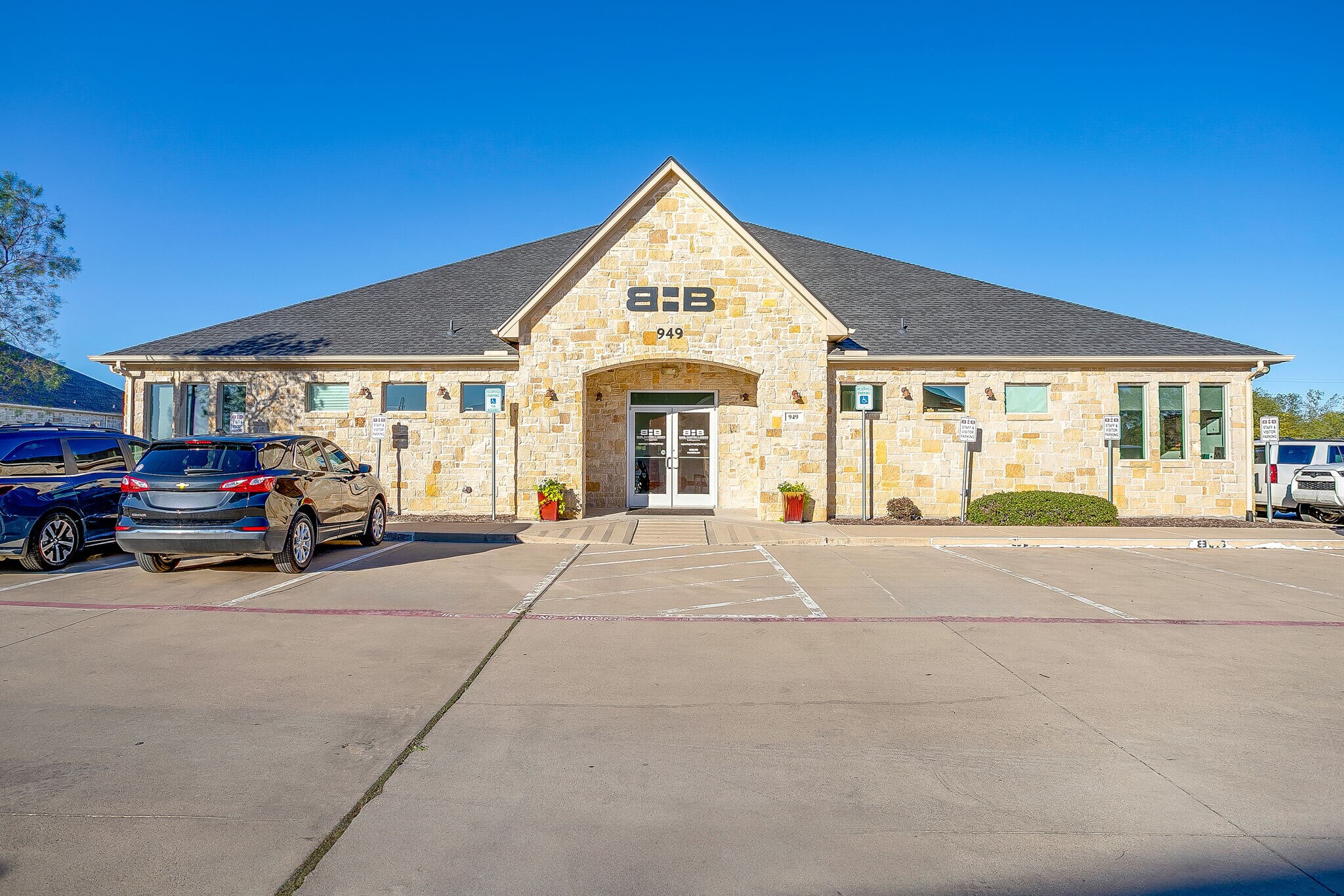 949 Hilltop Dr, Weatherford, TX à louer Photo principale– Image 1 sur 26