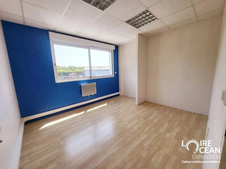 Bureau dans Chaumes-en-Retz à louer - Photo de l’immeuble – Image 2 sur 4