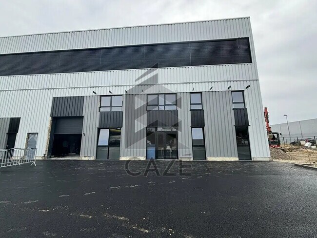 Plus de détails pour Local d'activités à louer