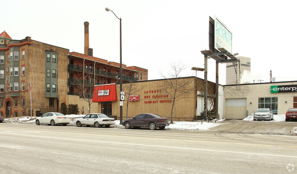 1830 Superior Ave, Cleveland, OH à vendre - Photo de l’immeuble – Image 2 sur 14
