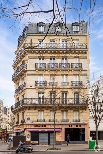 Immeuble residentiel dans Paris à vendre - Photo de l’immeuble – Image 3 sur 4