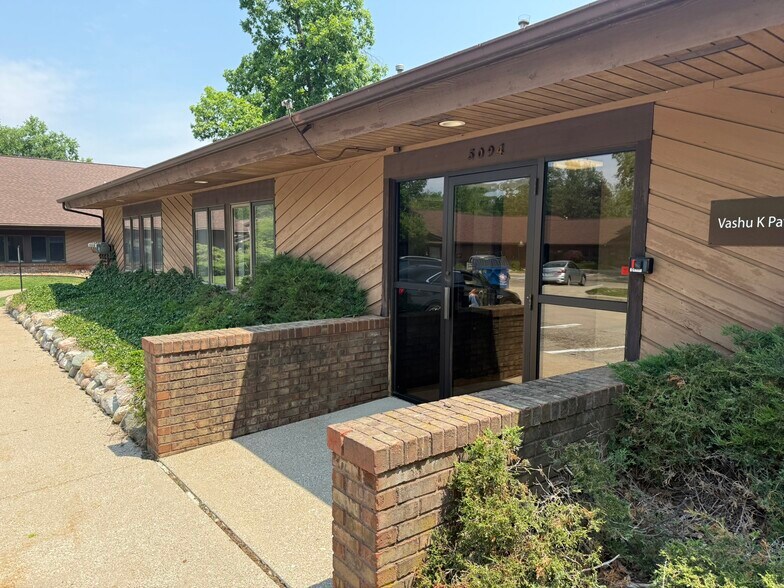 5092 Lovers Ln, Portage, MI à vendre - Photo de l’immeuble – Image 1 sur 16