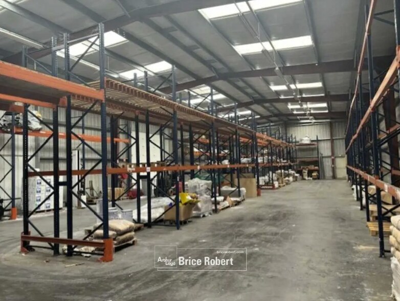 Industriel/Logistique dans Saint-Symphorien-d'Ozon à vendre - Photo intérieure – Image 3 sur 4
