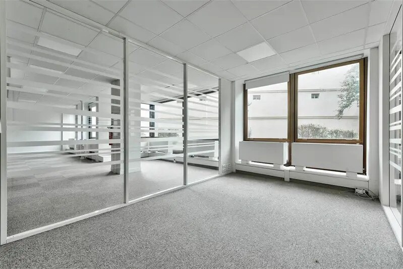 Bureau dans Saint-Cloud à louer - Photo de l’immeuble – Image 2 sur 6