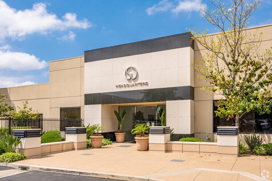 17622 Armstrong Ave, Irvine, CA à vendre - Photo de l’immeuble – Image 2 sur 17