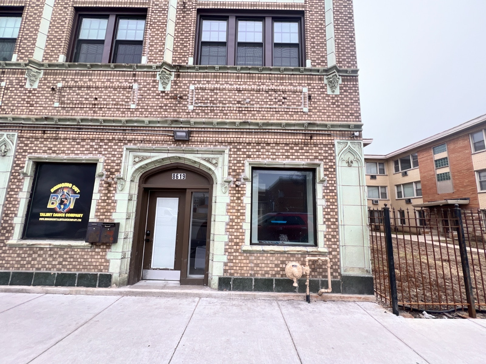 8611-8619 S Ashland Ave, Chicago, IL à louer Photo de l’immeuble– Image 1 sur 5