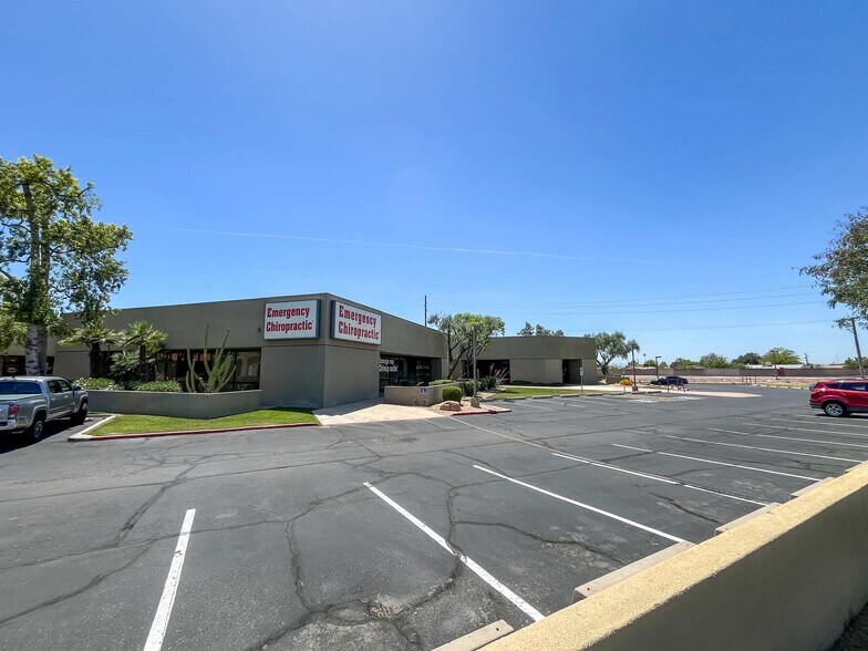 1901 E University Dr, Mesa, AZ à louer - Photo de l’immeuble – Image 2 sur 8
