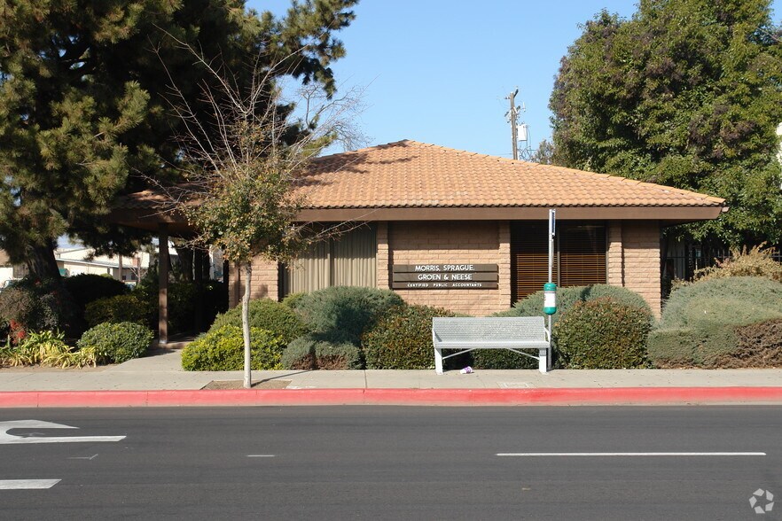 822 W Center St, Visalia, CA à louer - Photo principale – Image 1 sur 8
