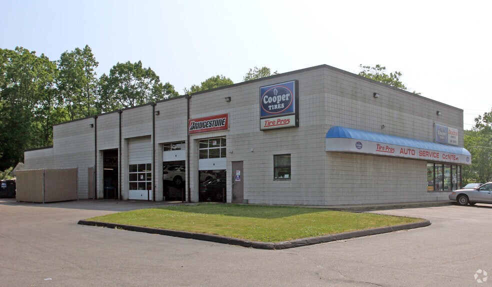 2760 Hartford Ave, Johnston, RI à vendre - Photo principale – Image 1 sur 6