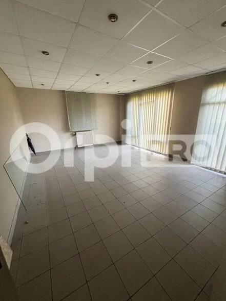 Bureau dans Arras à vendre - Photo de l’immeuble – Image 3 sur 12
