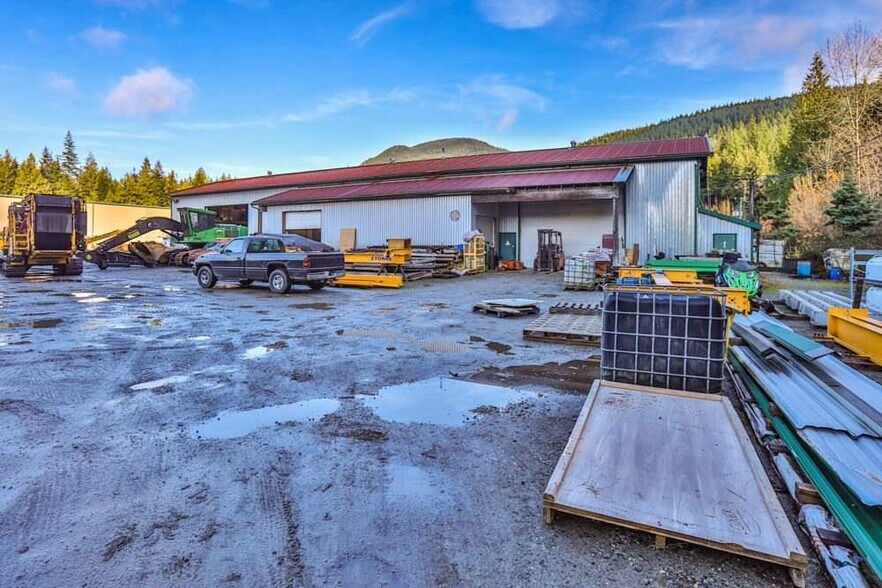 14093 256 St, Maple Ridge, BC à louer - Photo de l’immeuble – Image 3 sur 6