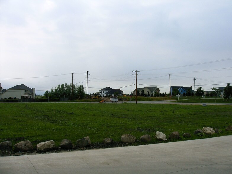 9581 Ackman Rd, Lake In The Hills, IL à vendre - Photo de l’immeuble – Image 3 sur 3