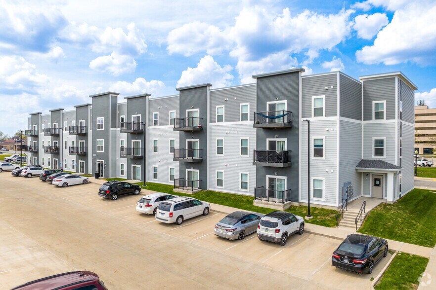 320 W 3rd St N, Newton, IA à vendre - Photo de l’immeuble – Image 3 sur 6