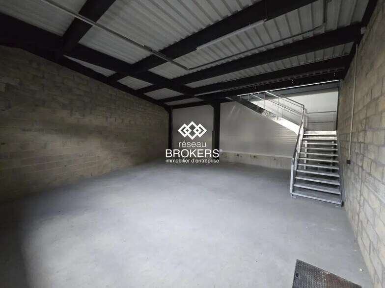 Industriel/Logistique dans Épinay-sur-Seine à louer - Photo de l’immeuble – Image 2 sur 5