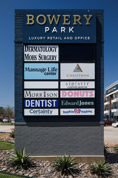 2570 Justin Rd, Highland Village, TX à louer - Photo de l’immeuble – Image 3 sur 21