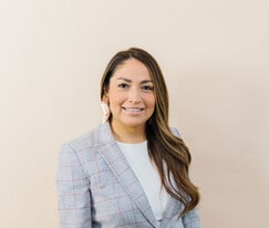 Claudia Lim