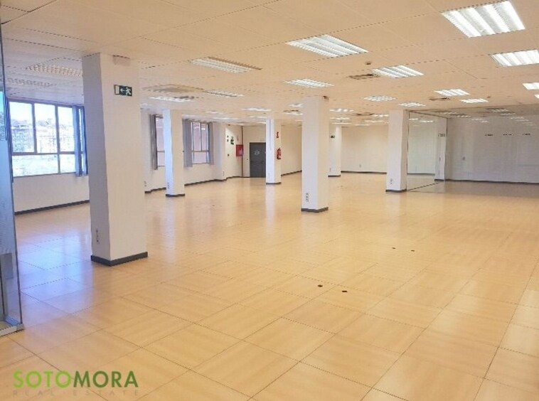 Bureau dans Madrid, Madrid à louer Photo de l’immeuble– Image 1 sur 2