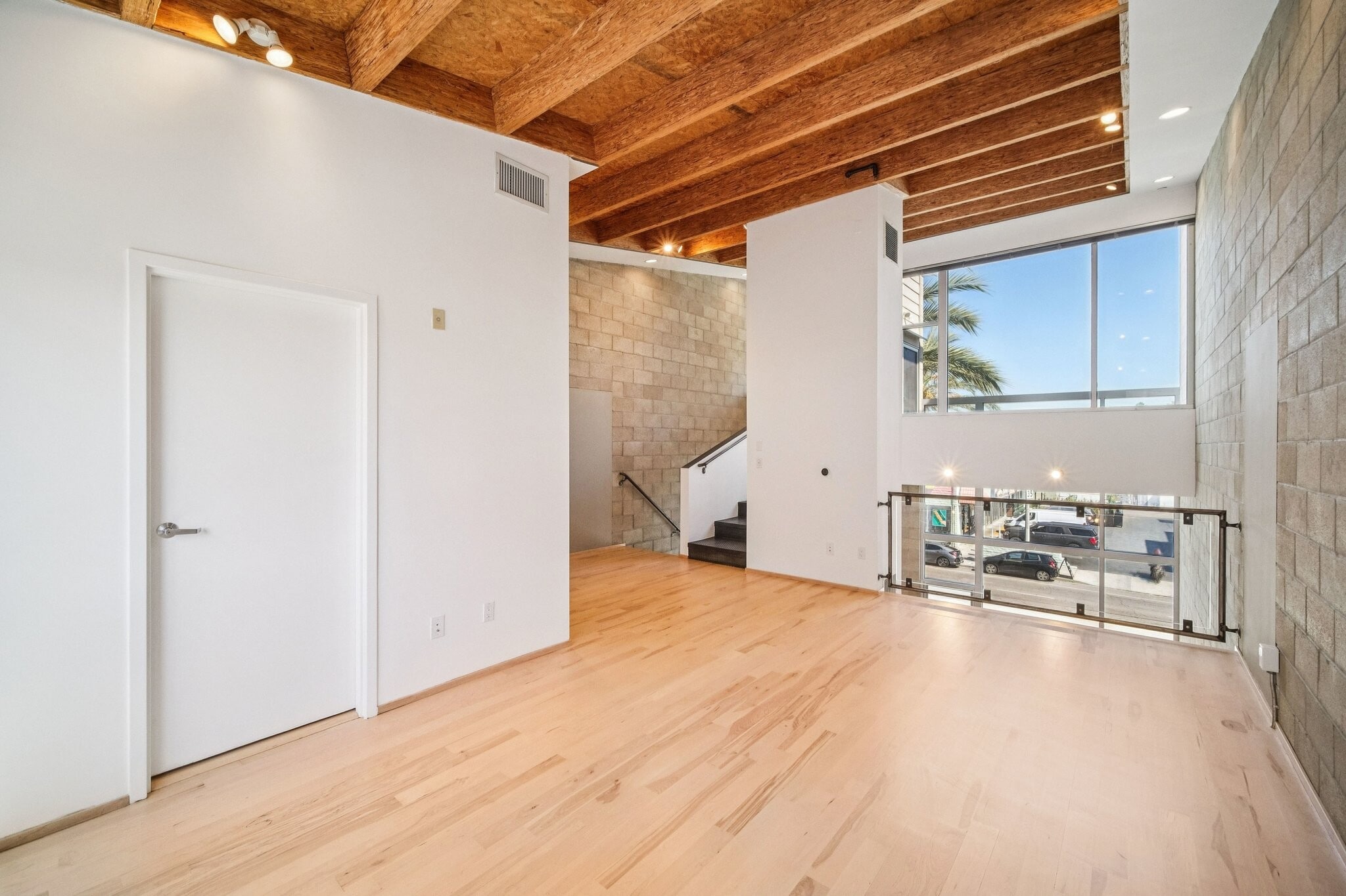 717 N Highland Ave, Los Angeles, CA à vendre Photo principale– Image 1 sur 48