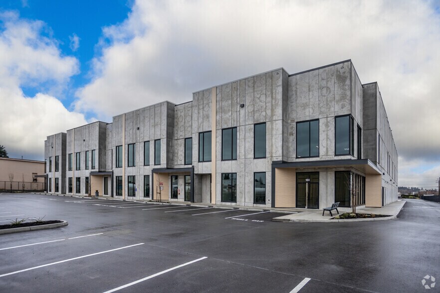 9690 192 St, Surrey, BC à vendre - Photo de l’immeuble – Image 1 sur 3