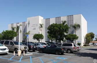 1125 E 17th St, Santa Ana, CA à louer Photo intérieure– Image 1 sur 2
