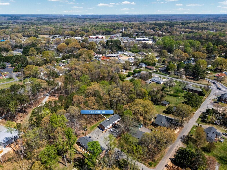 118 Ethel Dr, Stanley, NC à vendre - Photo de l’immeuble – Image 3 sur 27