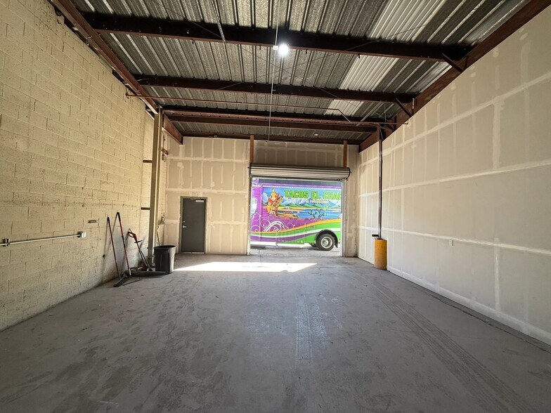 3650 N 40th Ave, Phoenix, AZ à louer - Photo intérieure – Image 3 sur 15