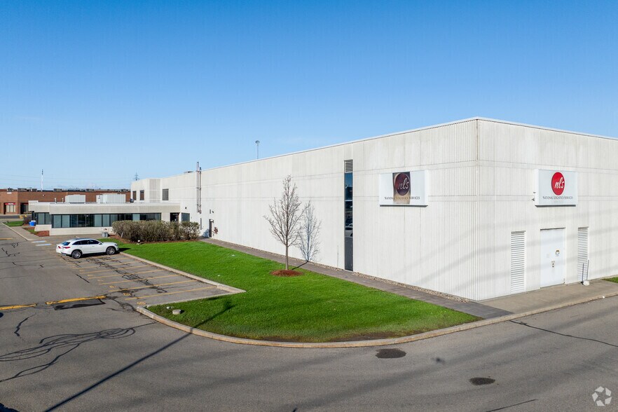 475 Admiral Blvd, Mississauga, ON à louer - Photo de l’immeuble – Image 3 sur 19