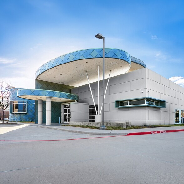 4100 Mapleshade Ln, Plano, TX à louer - Photo principale – Image 1 sur 5