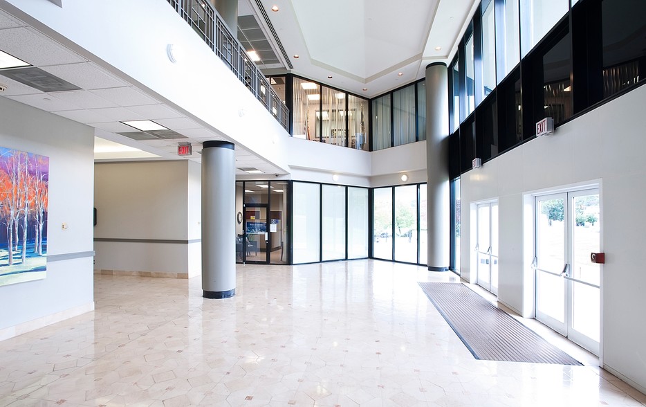 3800 Electric Rd, Roanoke, VA à louer - Photo intérieure – Image 2 sur 6
