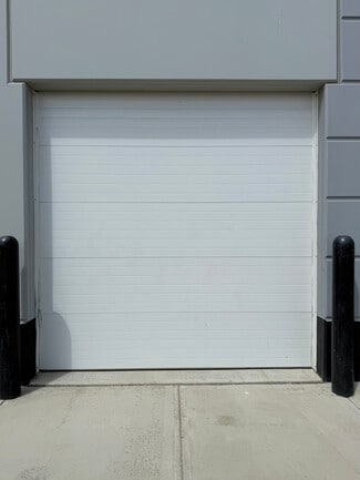 Plus de détails pour 6520 36 St NE, Calgary, AB - Local commercial à vendre