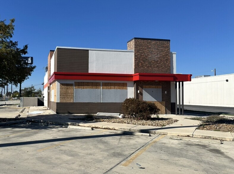 2639 Ne Loop 410, San Antonio, TX à louer - Photo de l’immeuble – Image 2 sur 2