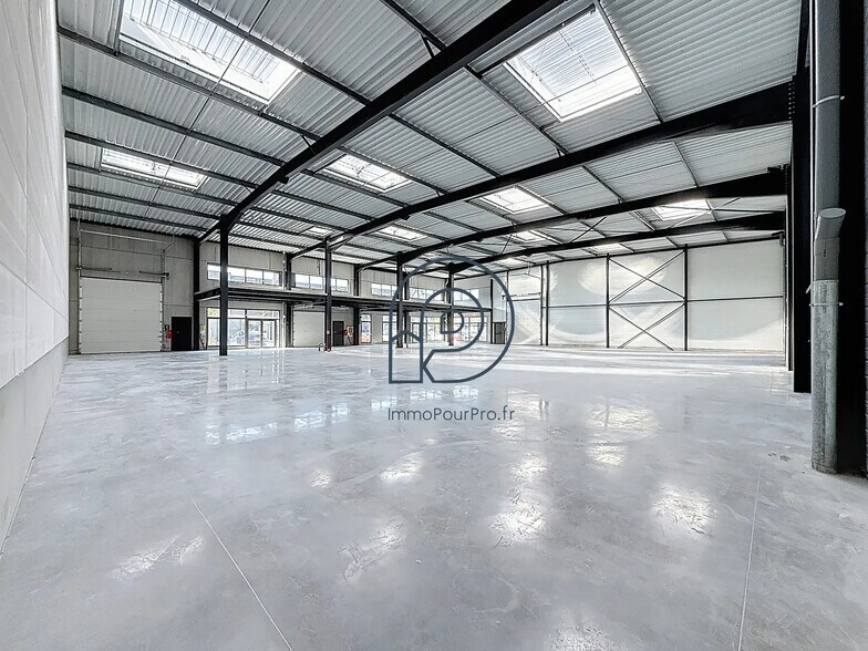 Local d'activités dans LA CHAPELLE-D'ARMENTIERES à vendre - Photo intérieure – Image 2 sur 7