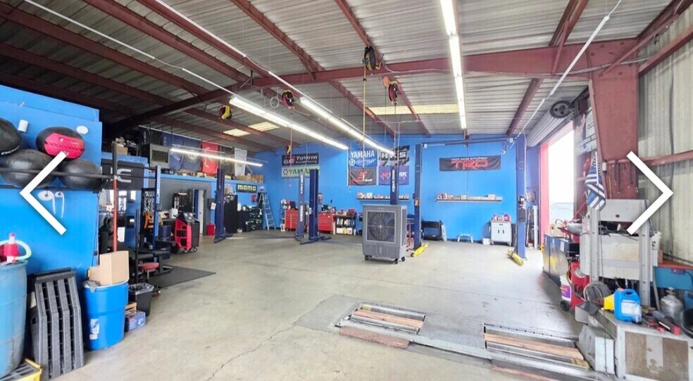 2364 Auto Park Way, Escondido, CA à louer - Photo de l’immeuble – Image 2 sur 16