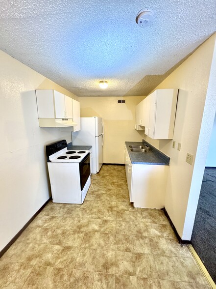 913 Joliet Dr, Cahokia, IL à vendre - Photo intérieure – Image 3 sur 15